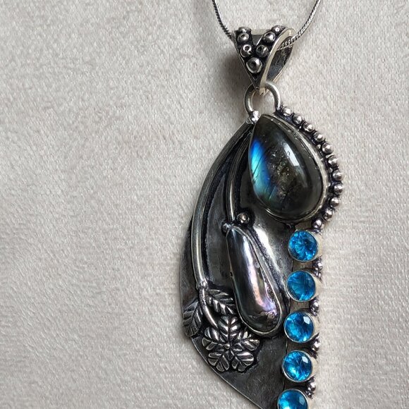 ARTISIAN Silver Black Pearl, Black Onyx and Blue Topaz 925 Chain Included - Picture 8 of 9